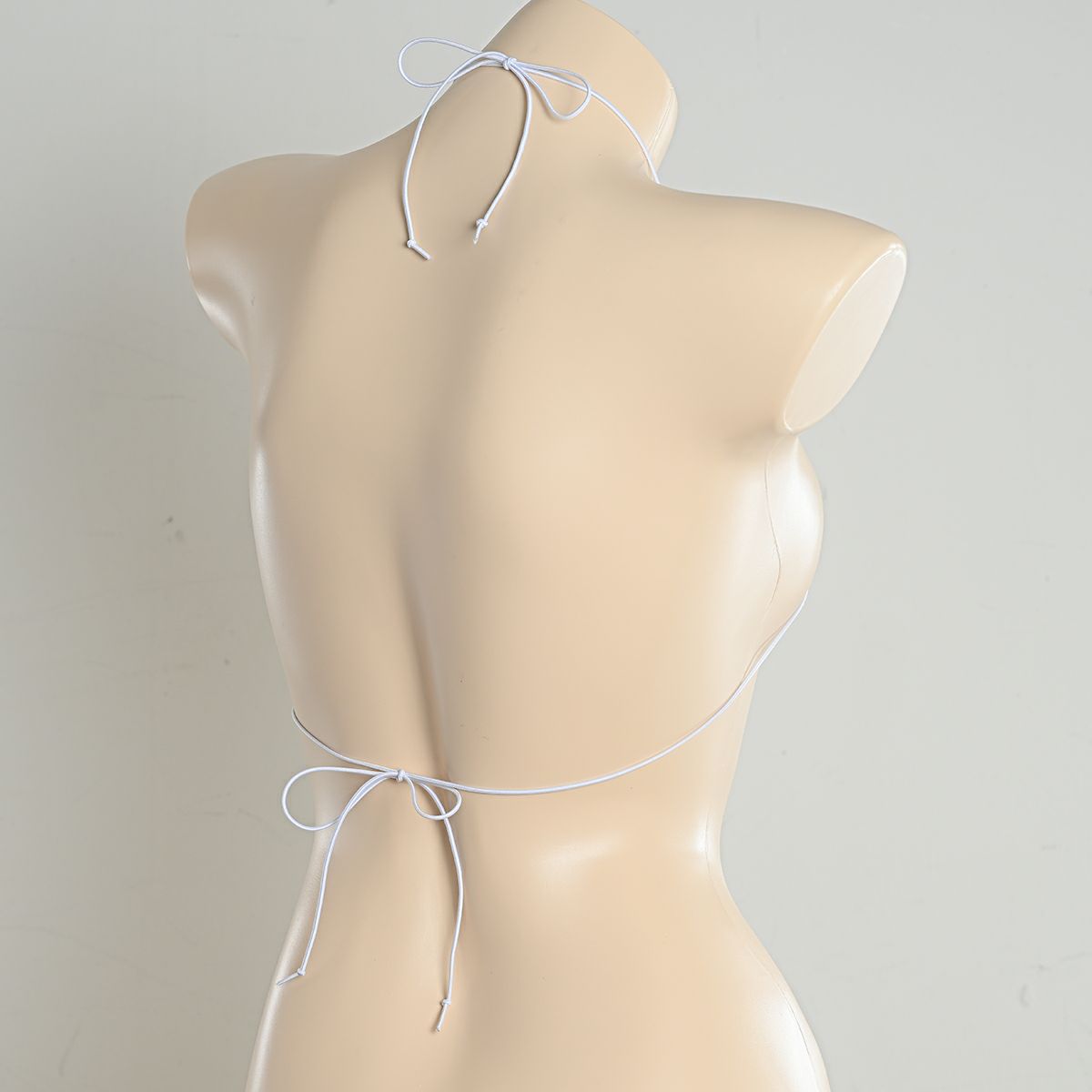 グラビアのマイクロ三角ブラ コットン素材〈白〉