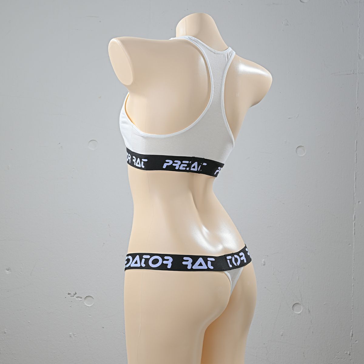 プレデターラットスタイルロゴスポーツブラ〈白〉