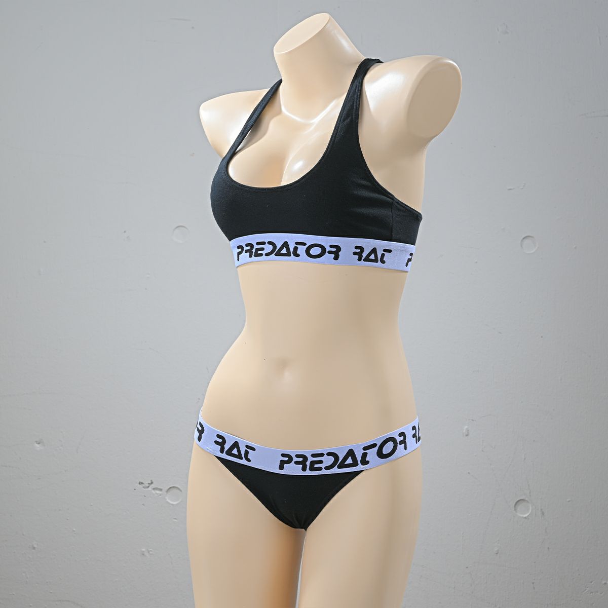 プレデターラットスタイルロゴスポーツブラ〈黒〉