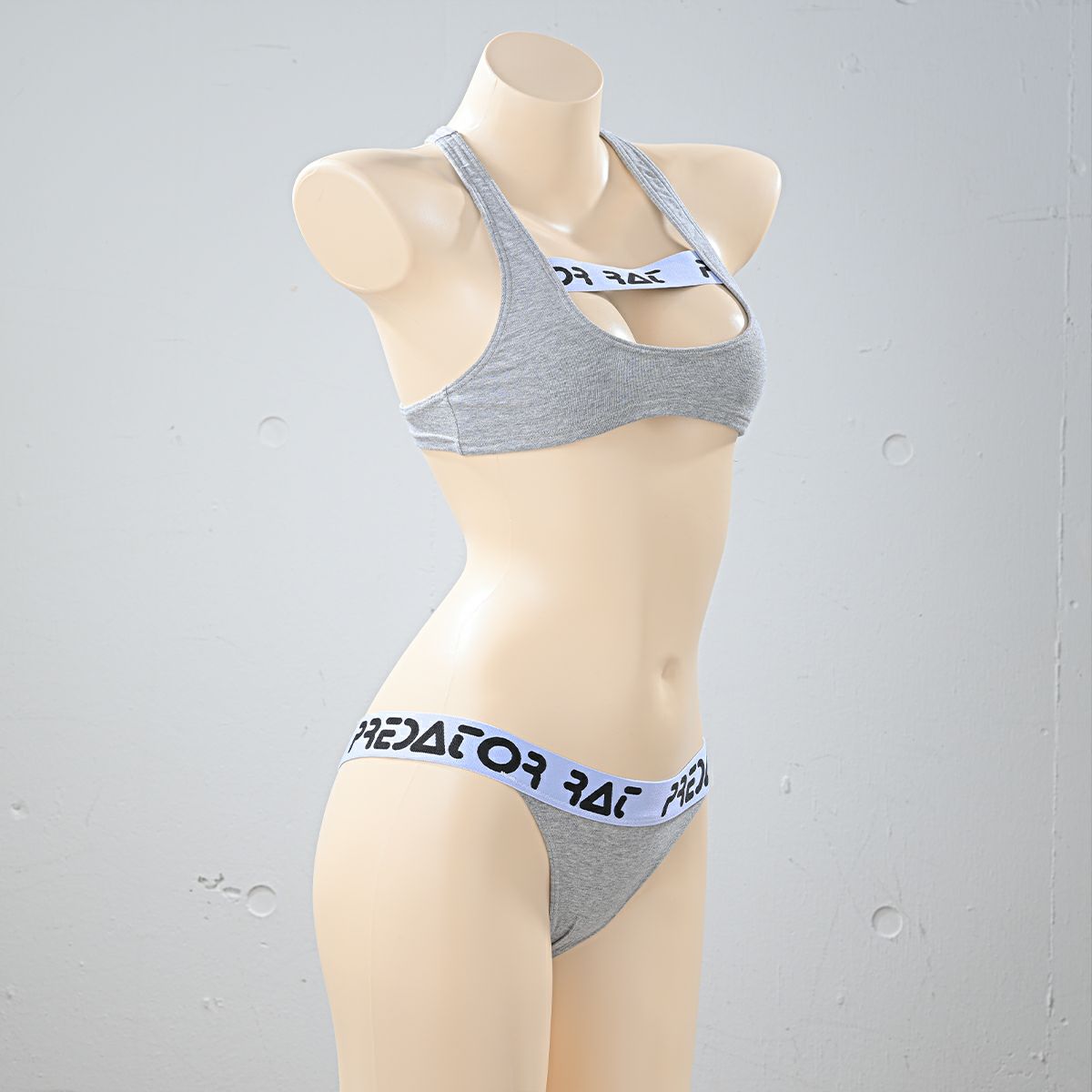 プレデターラットスタイルロゴ半乳スポーツブラ〈グレー〉